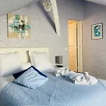 לינה וארוחת בוקר Domaine La Jam 4*