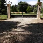 לינה וארוחת בוקר Domaine La Jam